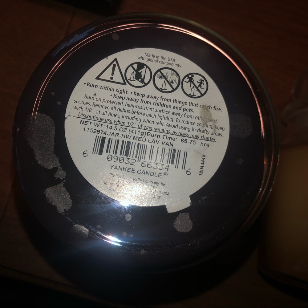 Yankee Candle - Option One: Lavender Vanilla - Option Two: French Vanilla - Picture 5 of 7